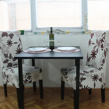 Zara Lux A * كراغوييفاك